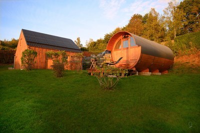 unusual-accommodations-wooden-barrels-belgium.jpeg
